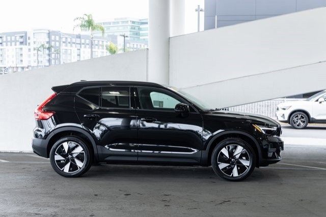 New 2025 Volvo EX40 Core w/ Climate Package image 11