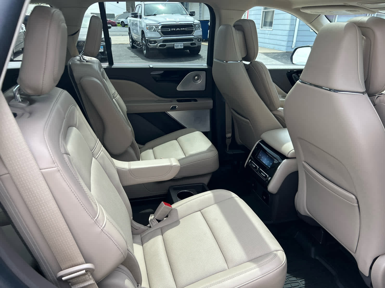 Used 2022 Lincoln Aviator Reserve w/ Equipment Group 201A AWD/4WD image 31