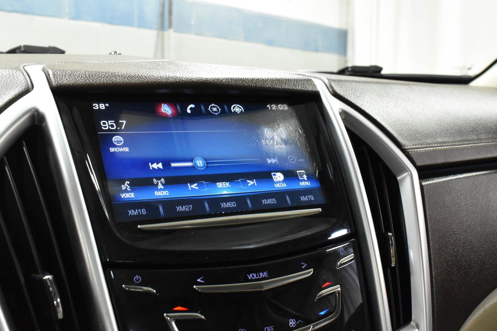 Used 2016 Cadillac SRX Luxury image 16