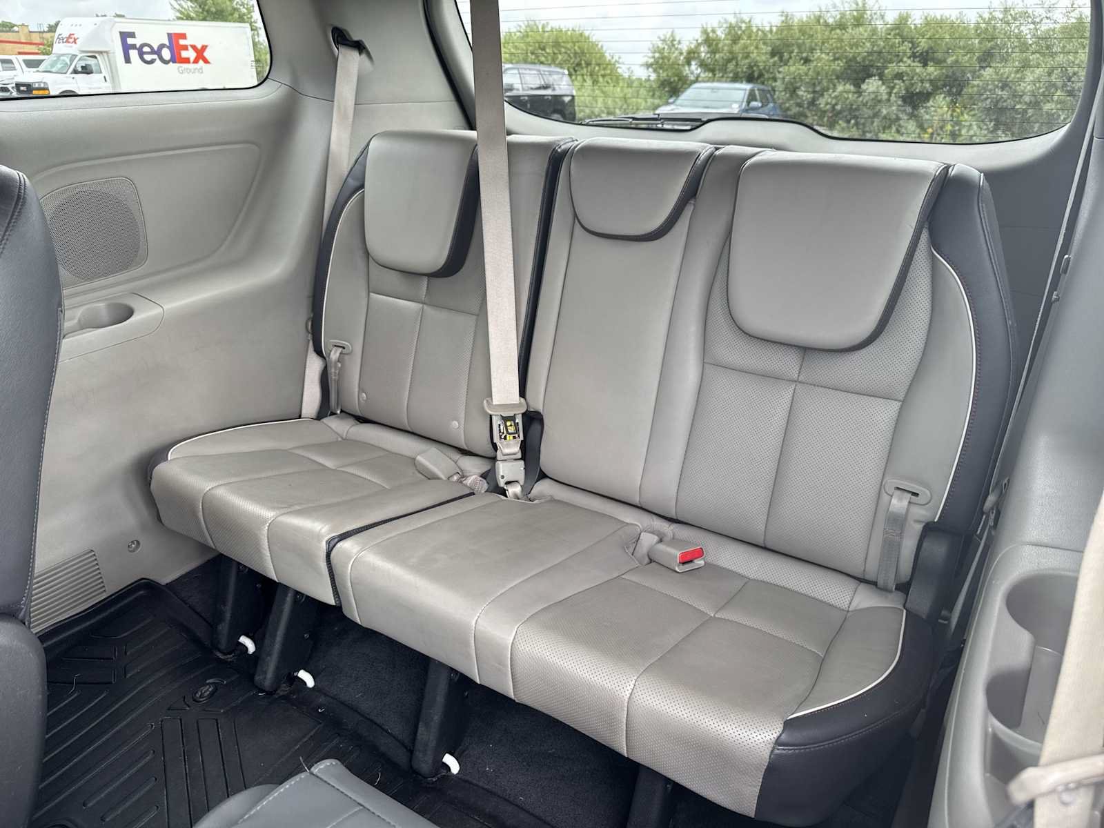 Used 2016 Kia Sedona LX w/ LX Essentials Premium Package FWD image 21
