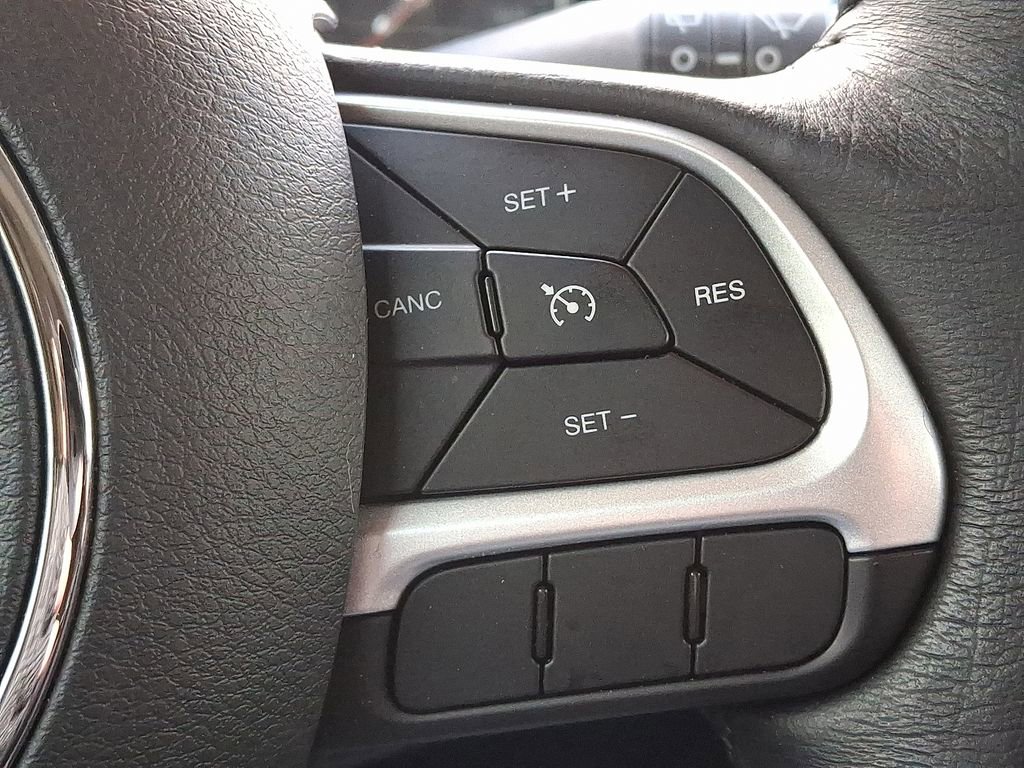 Used 2023 Jeep Renegade Latitude w/ Premium Group image 23