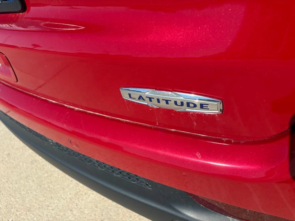 Used 2018 Jeep Compass Latitude w/ Safe & Security Group FWD image 7