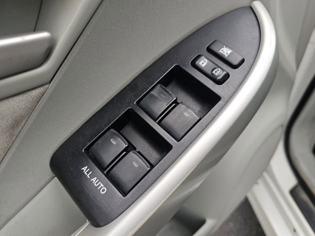 Used 2014 Toyota Prius Two image 28