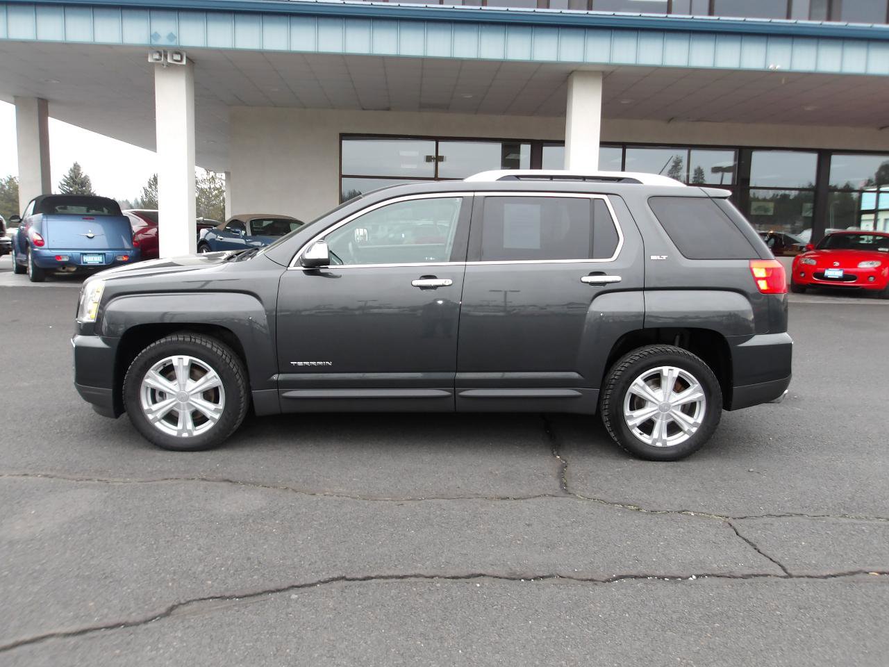 Used 2017 GMC Terrain SLT w/ Open Road Package AWD/4WD image 2