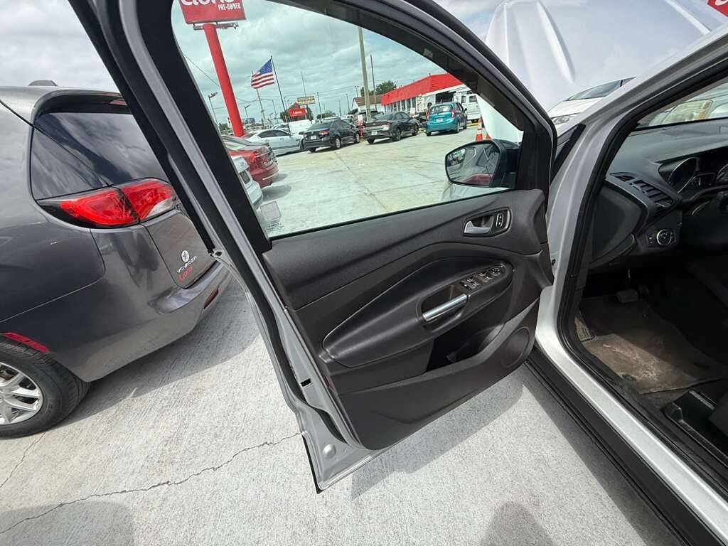 Used 2019 Ford Escape SE AWD/4WD image 18
