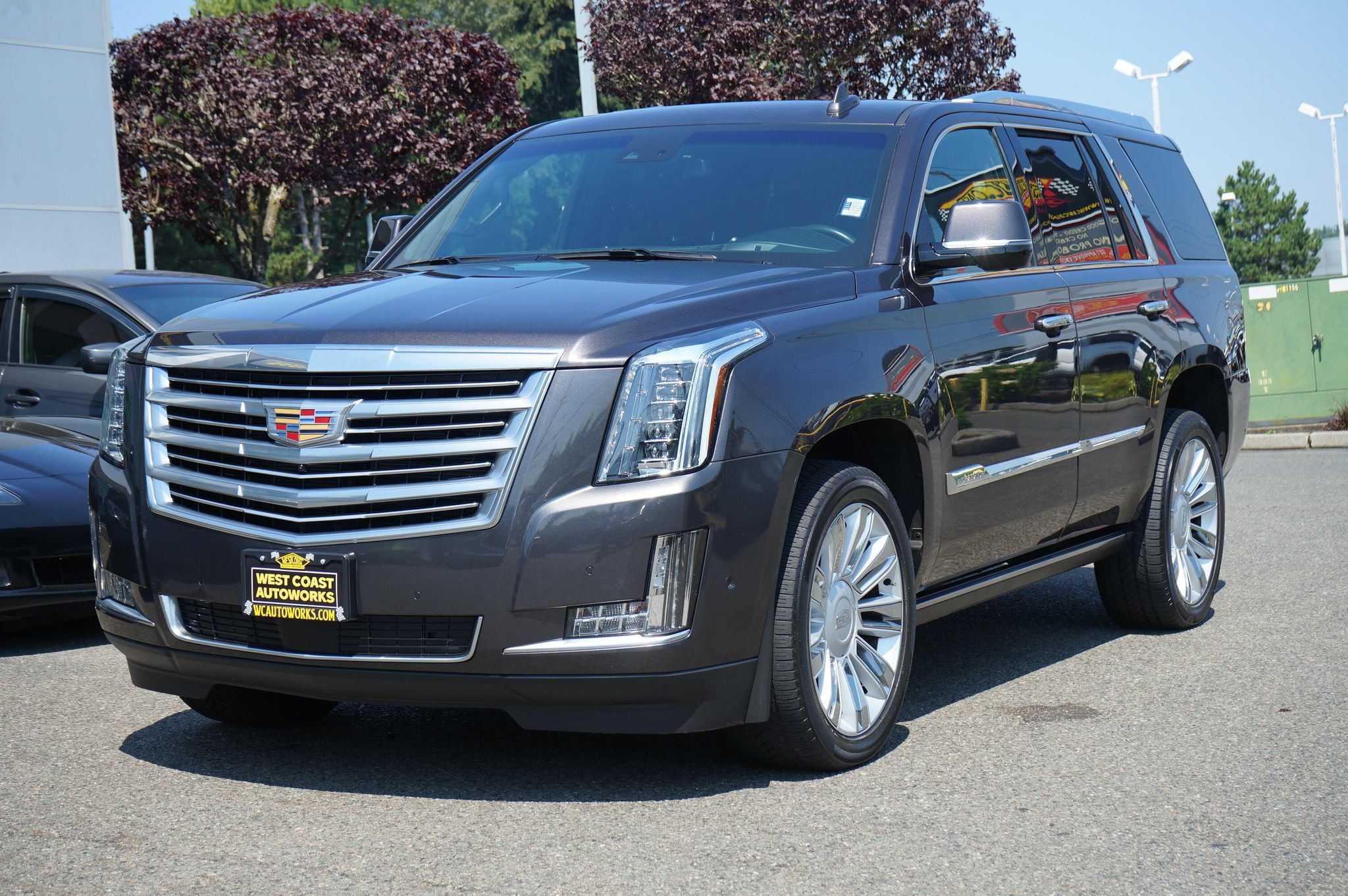 Used 2017 Cadillac Escalade Platinum AWD/4WD image 1