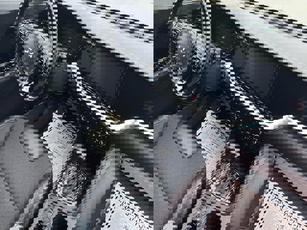 Used 2022 Kia Niro EX image 19