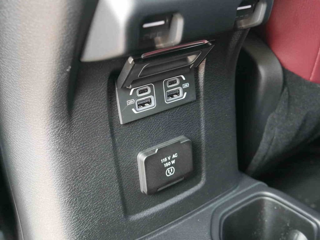Used 2023 Jeep Wrangler Unlimited Sahara AWD/4WD image 20