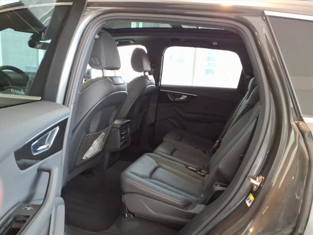 Certified 2025 Audi Q7 3.0T Premium w/ Convenience Package image 17