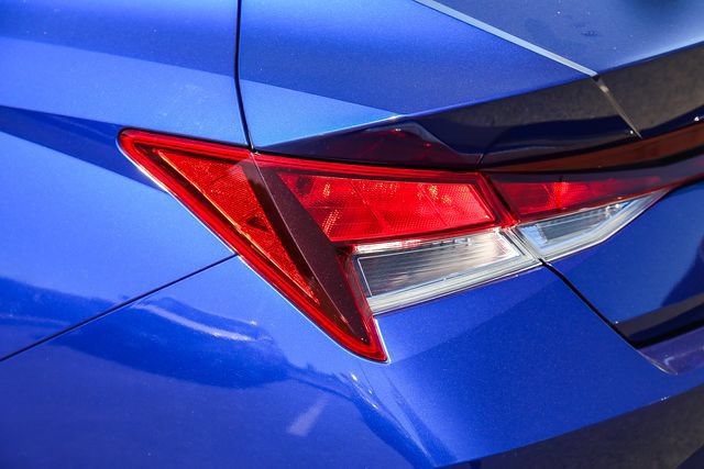 Certified 2023 Hyundai Elantra SE FWD image 10