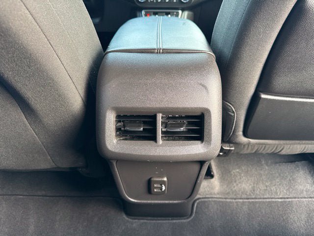 Used 2024 GMC Terrain SLE AWD/4WD image 24