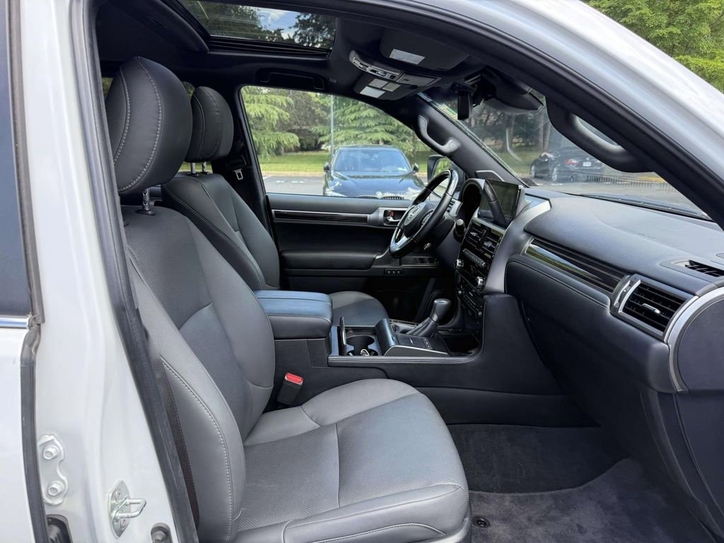 Used 2023 Lexus GX 460 Premium AWD/4WD image 14