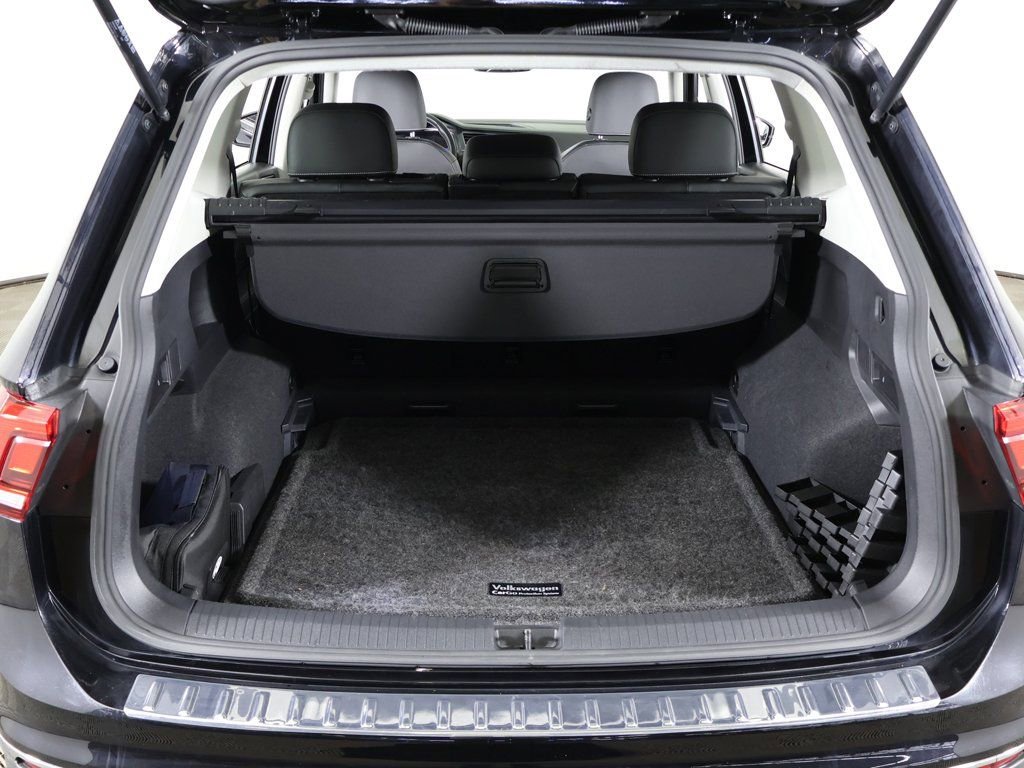 Used 2023 Volkswagen Tiguan SE image 19