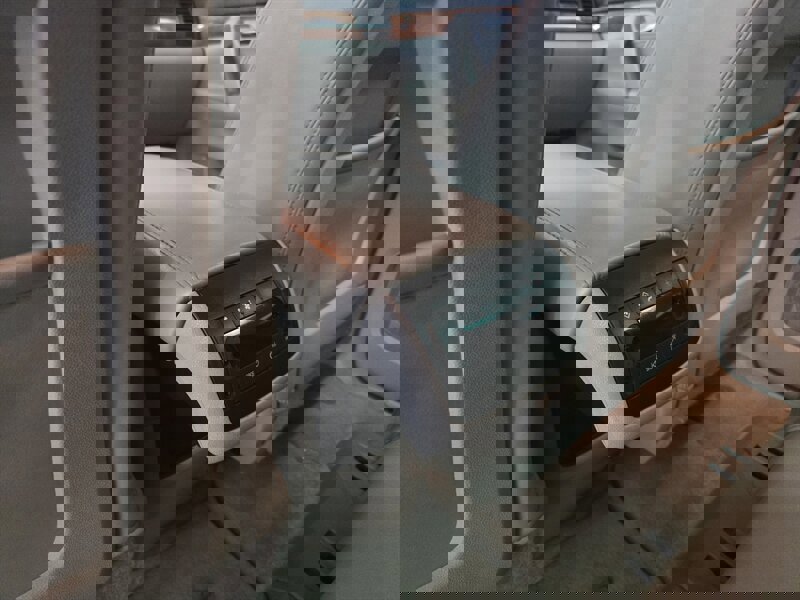 Used 2010 Saturn Outlook XR image 14