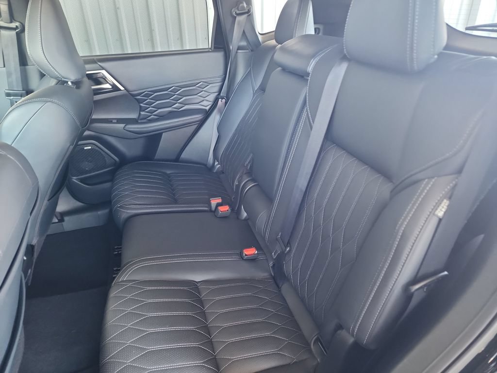 Used 2025 Mitsubishi Outlander SEL AWD/4WD image 40