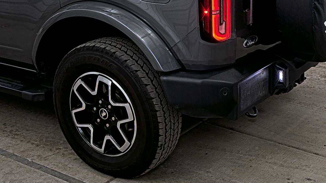 Used 2023 Ford Bronco Outer Banks image 9