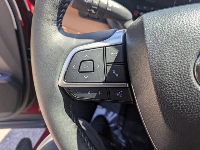 Used 2025 Toyota Highlander Platinum AWD/4WD image 24