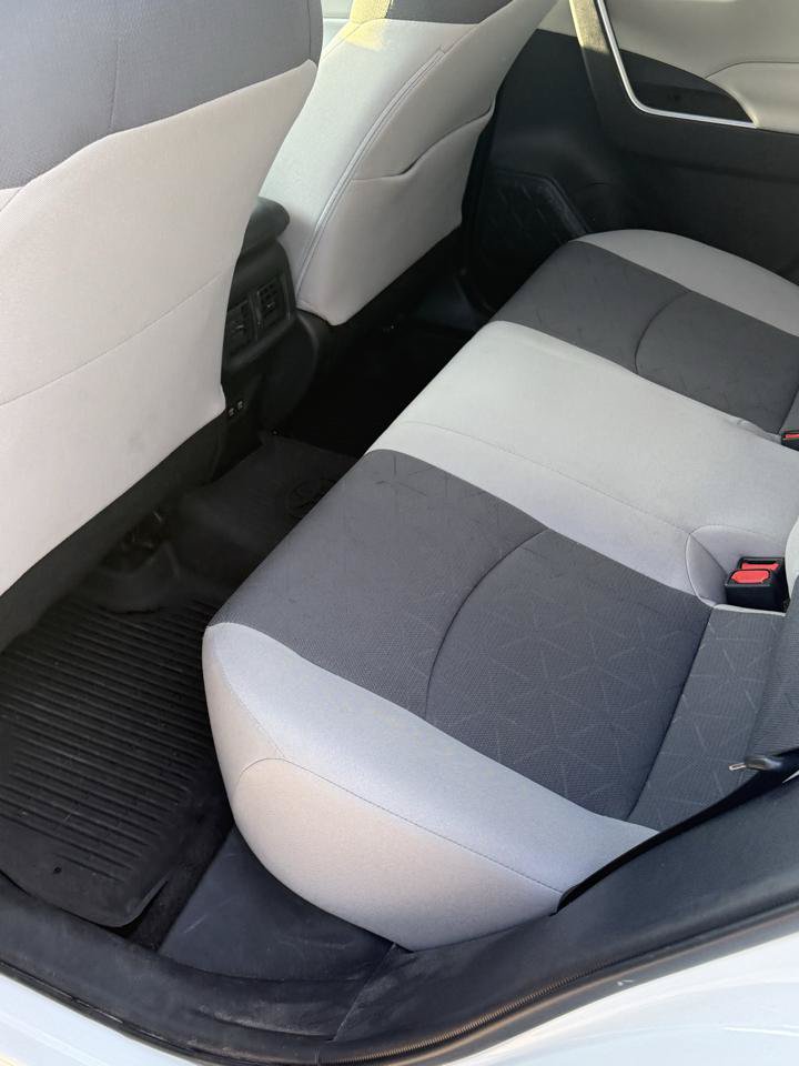 Used 2021 Toyota RAV4 XLE AWD/4WD image 15