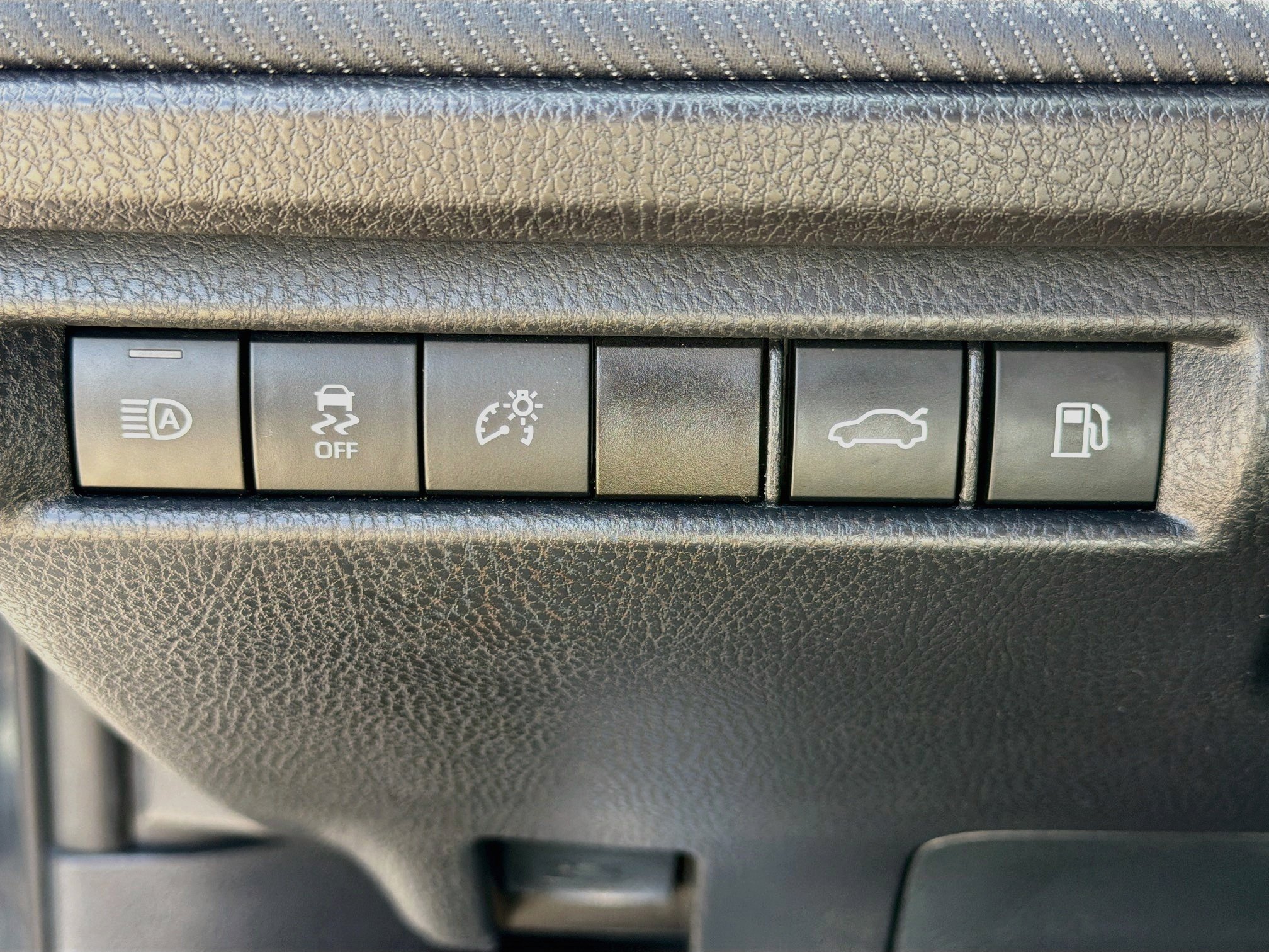 Used 2025 Toyota Camry SE FWD image 33