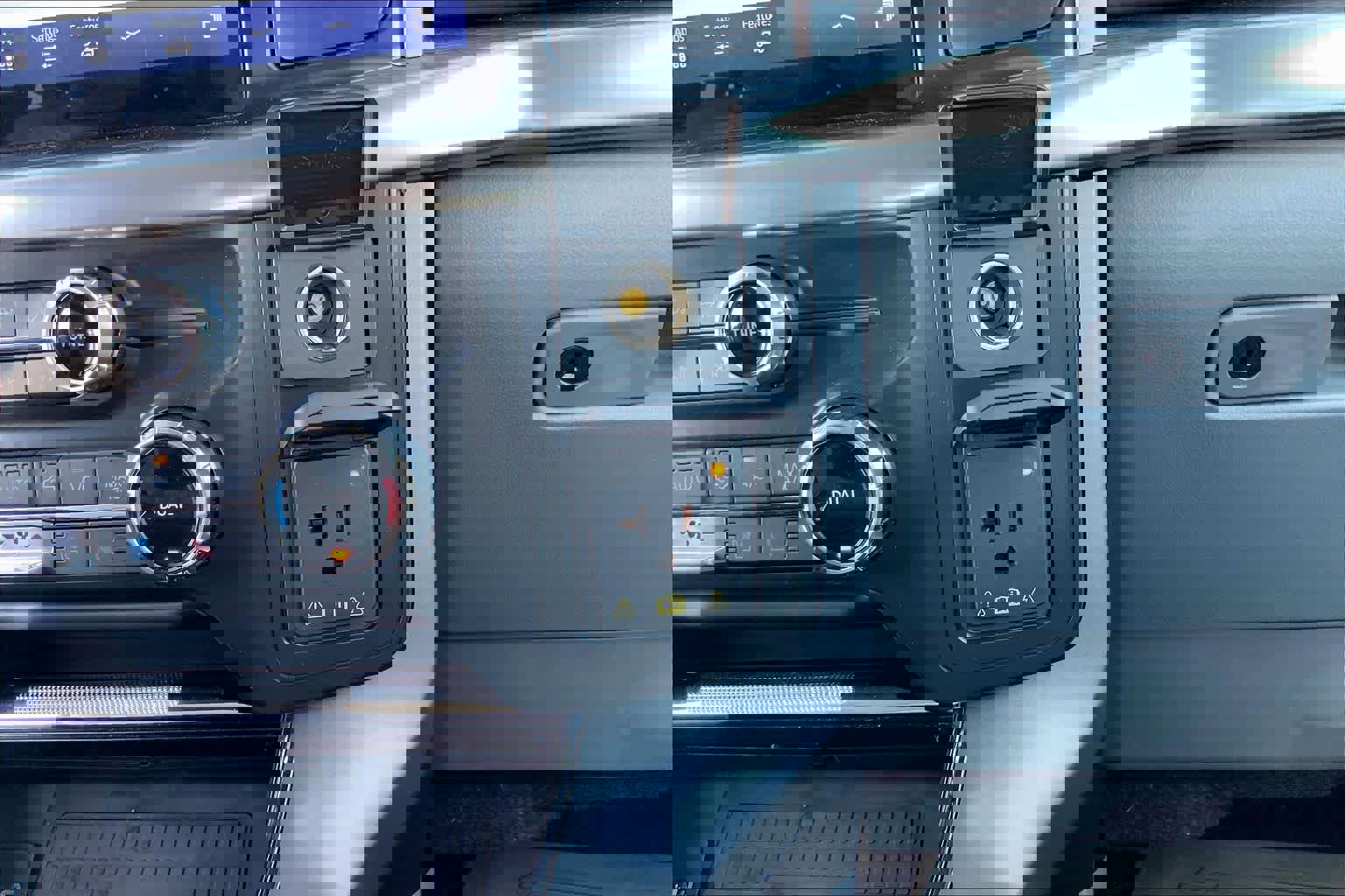 Certified 2022 Ford F150 Lariat w/ Equipment Group 502A High image 32