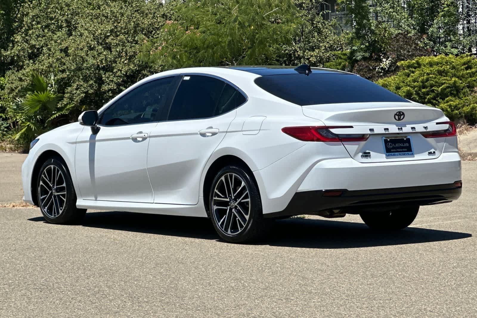 Used 2025 Toyota Camry XLE w/ Premium Package AWD/4WD image 7