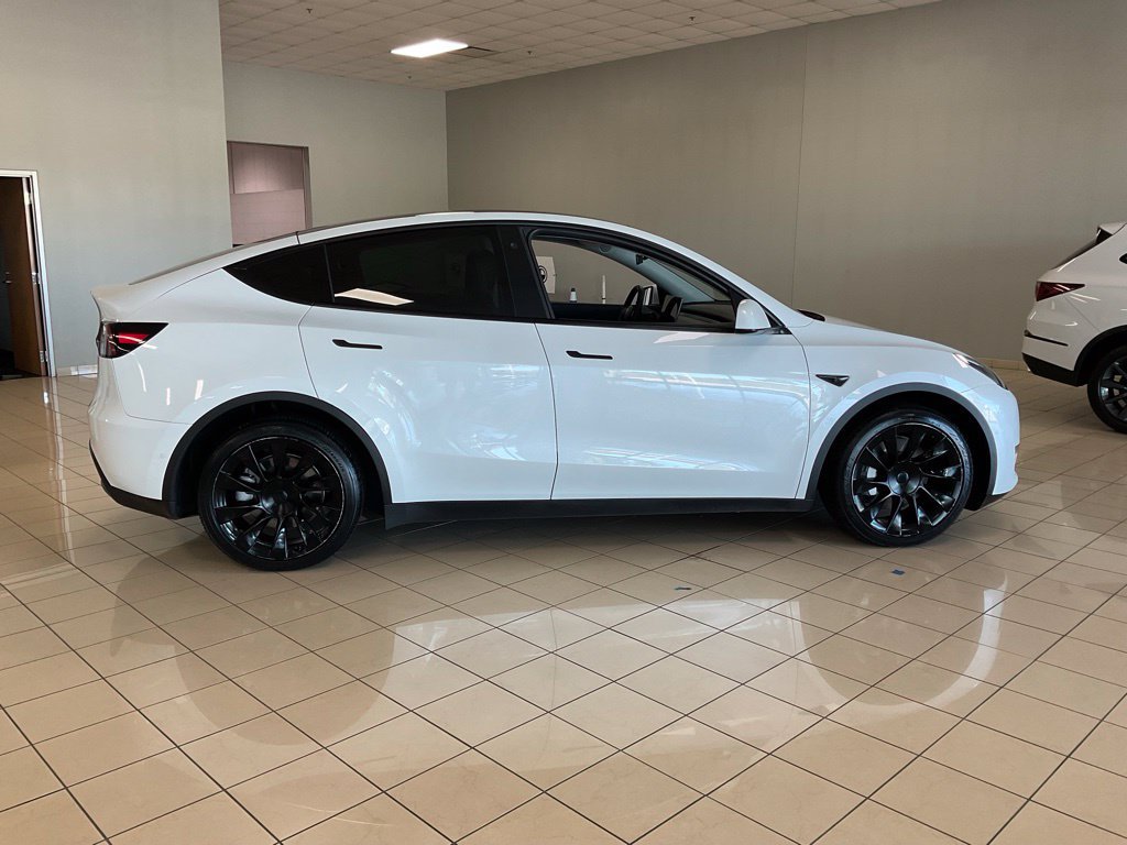 Used 2022 Tesla Model Y Long Range AWD/4WD image 6