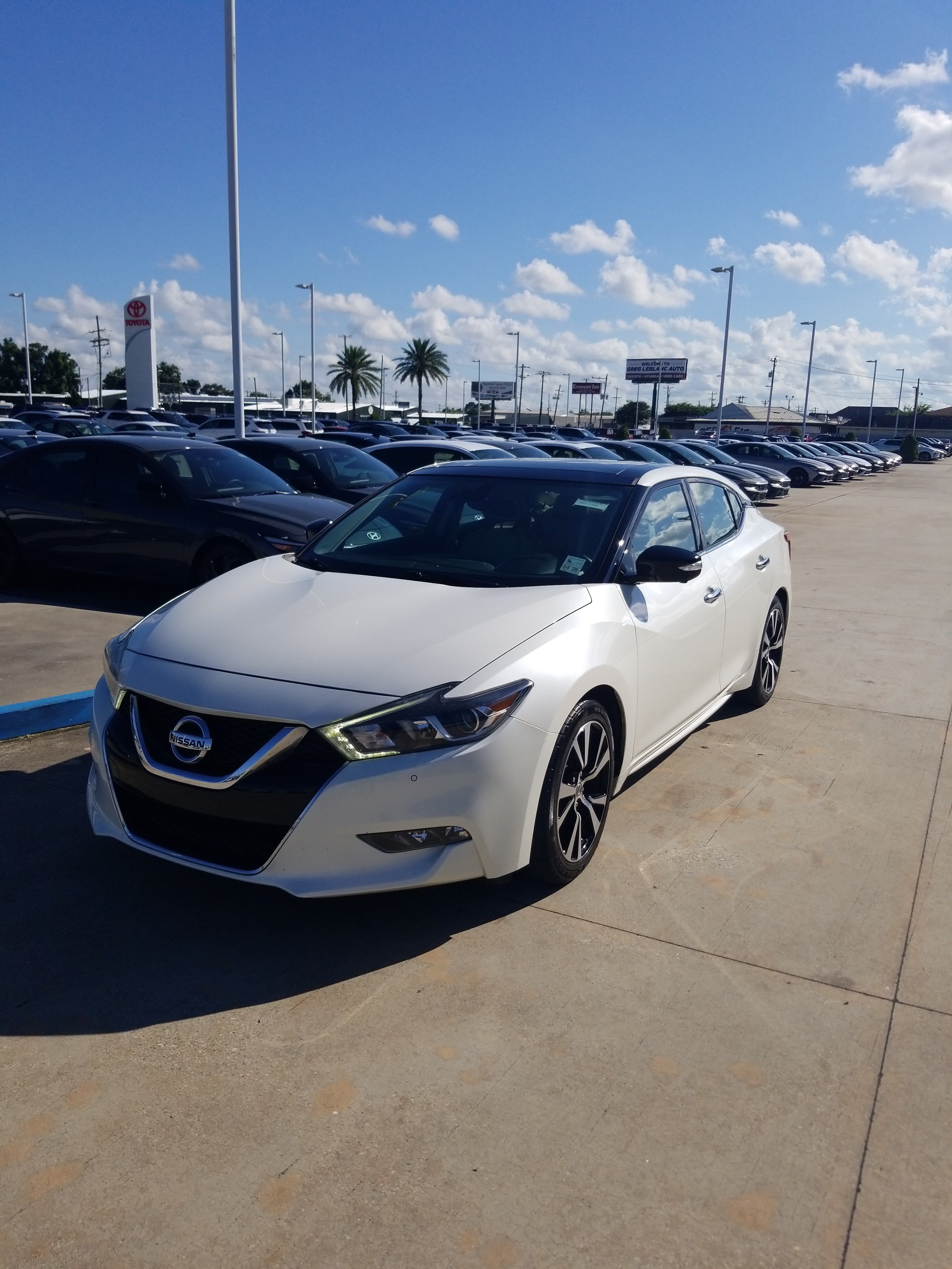 Used 2018 Nissan Maxima Platinum FWD image 3