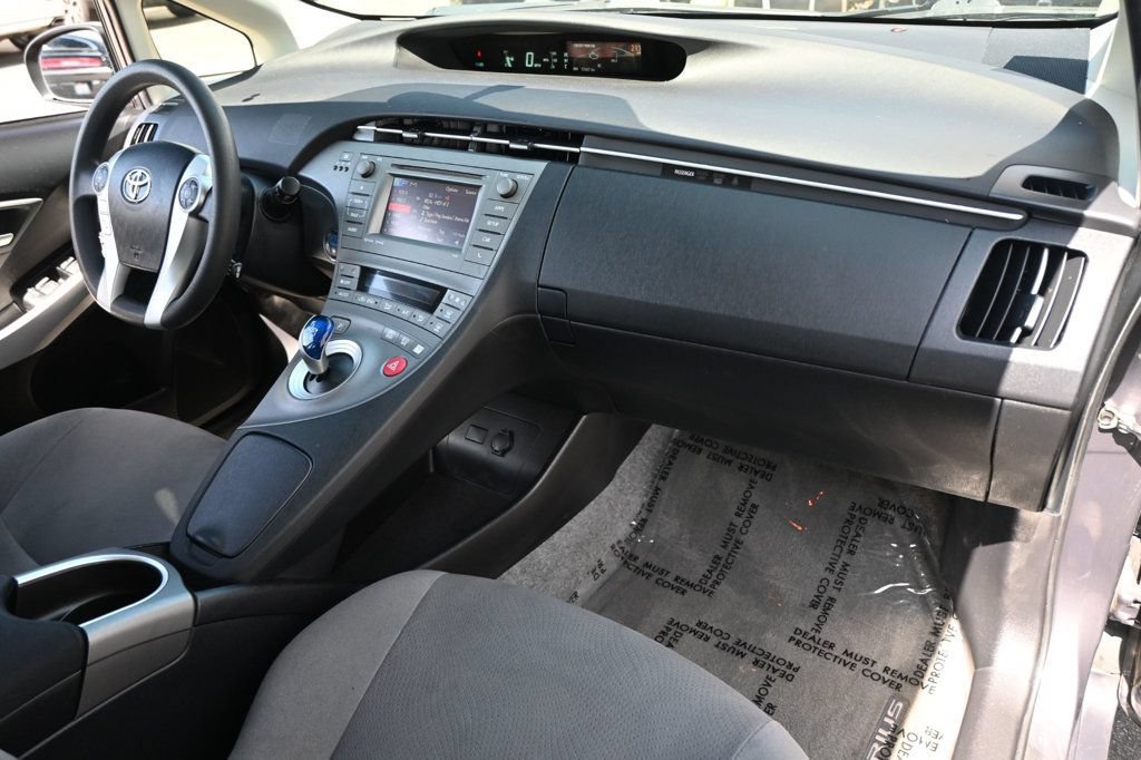 Used 2015 Toyota Prius Three FWD image 11