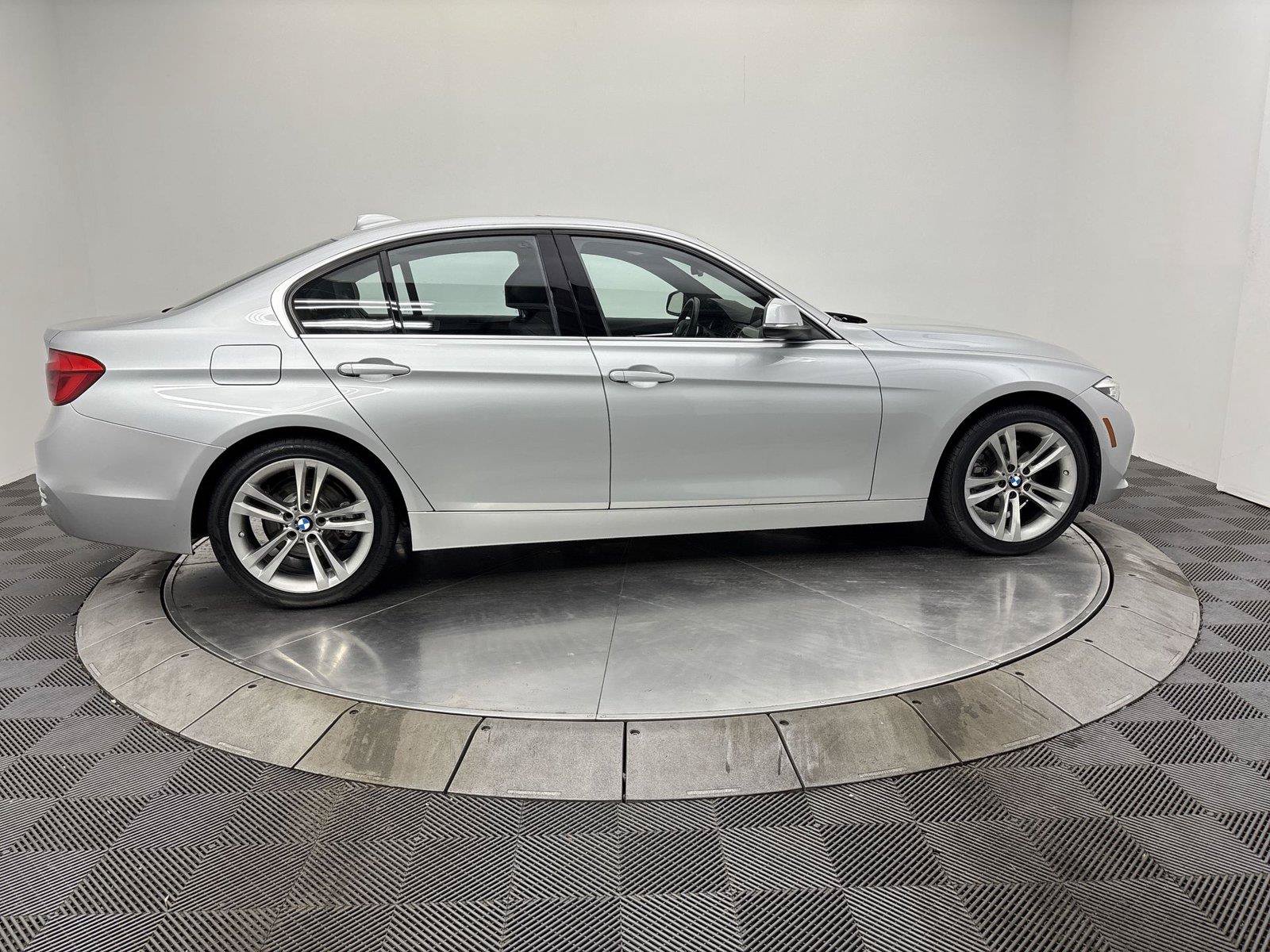 Used 2018 BMW 328d Sedan RWD image 17