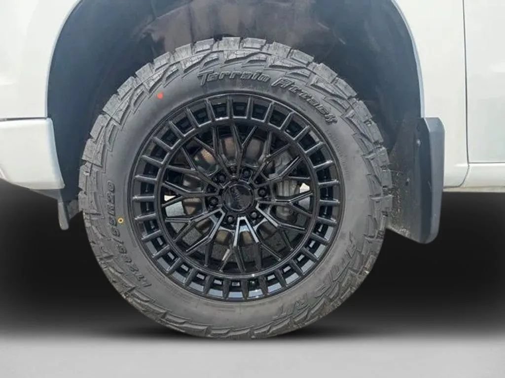 Used 2023 Chevrolet Silverado 1500 Custom AWD/4WD image 30