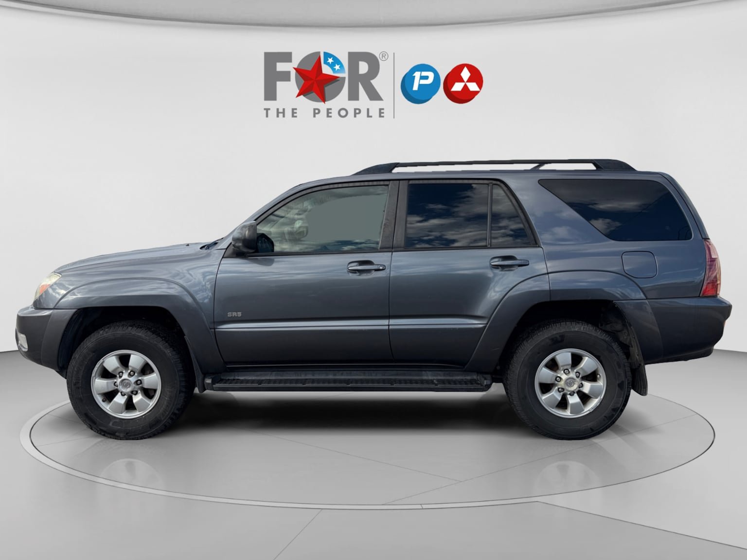 Used 2004 Toyota 4Runner SR5 RWD image 2