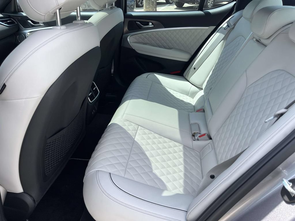 Used 2025 Genesis G70 3.3T Advanced w/ Sport Prestige Package RWD image 13
