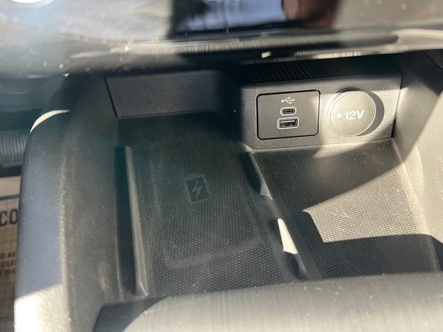 Used 2025 Ford Escape Platinum AWD/4WD image 22