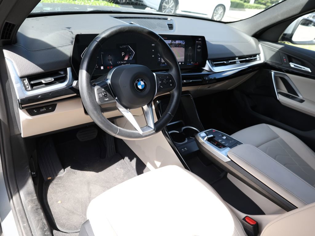 Used 2025 BMW X2 xDrive28i w/ Convenience Package image 15
