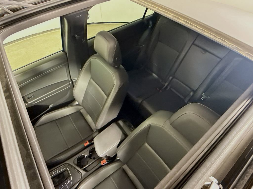 Used 2020 Volkswagen Tiguan SE R-Line image 17