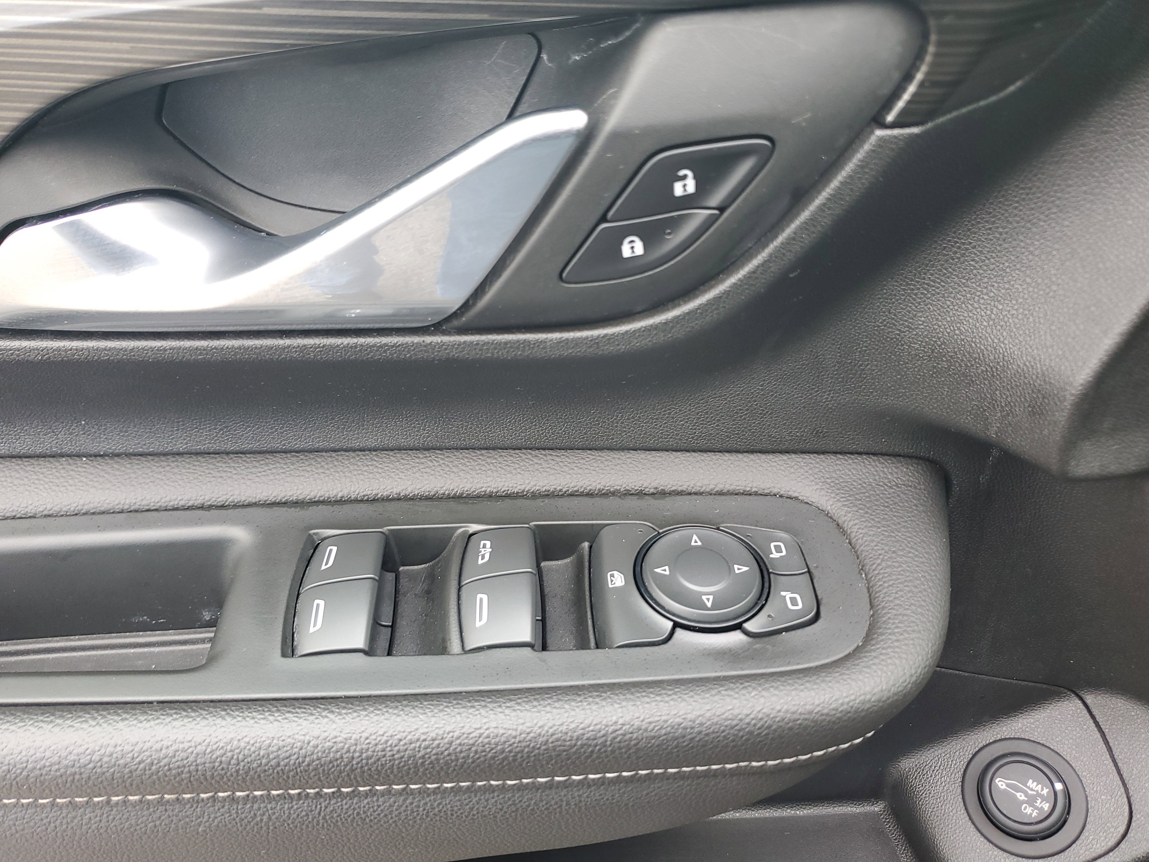 Used 2022 GMC Terrain SLE w/ Driver Convenience Package image 28