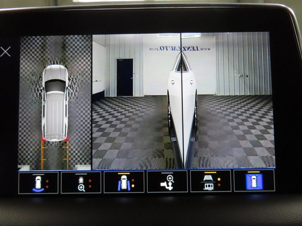 Used 2024 GMC Yukon XL SLT w/ SLT Premium Package image 19