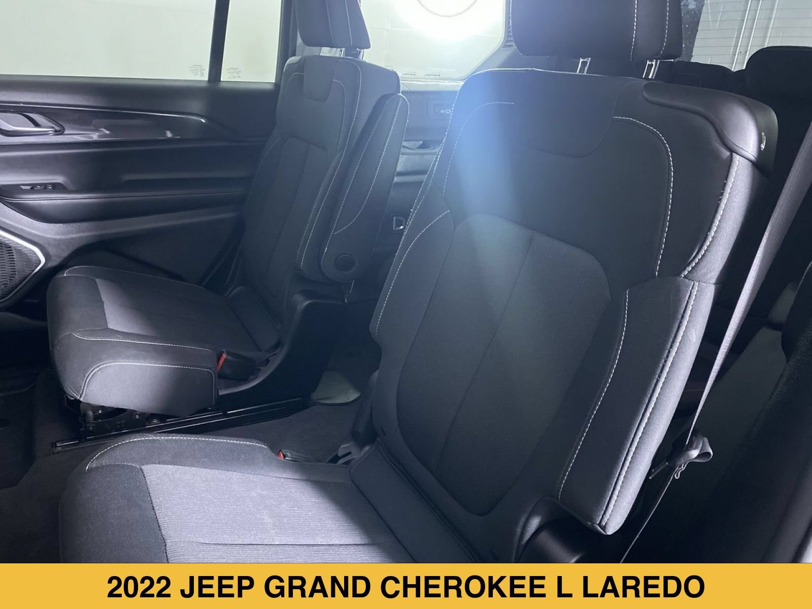 Used 2022 Jeep Grand Cherokee L Laredo w/ Luxury Tech Group I AWD/4WD image 12