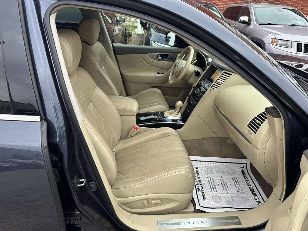 Used 2011 INFINITI FX35 2WD w/ Premium Pkg image 12