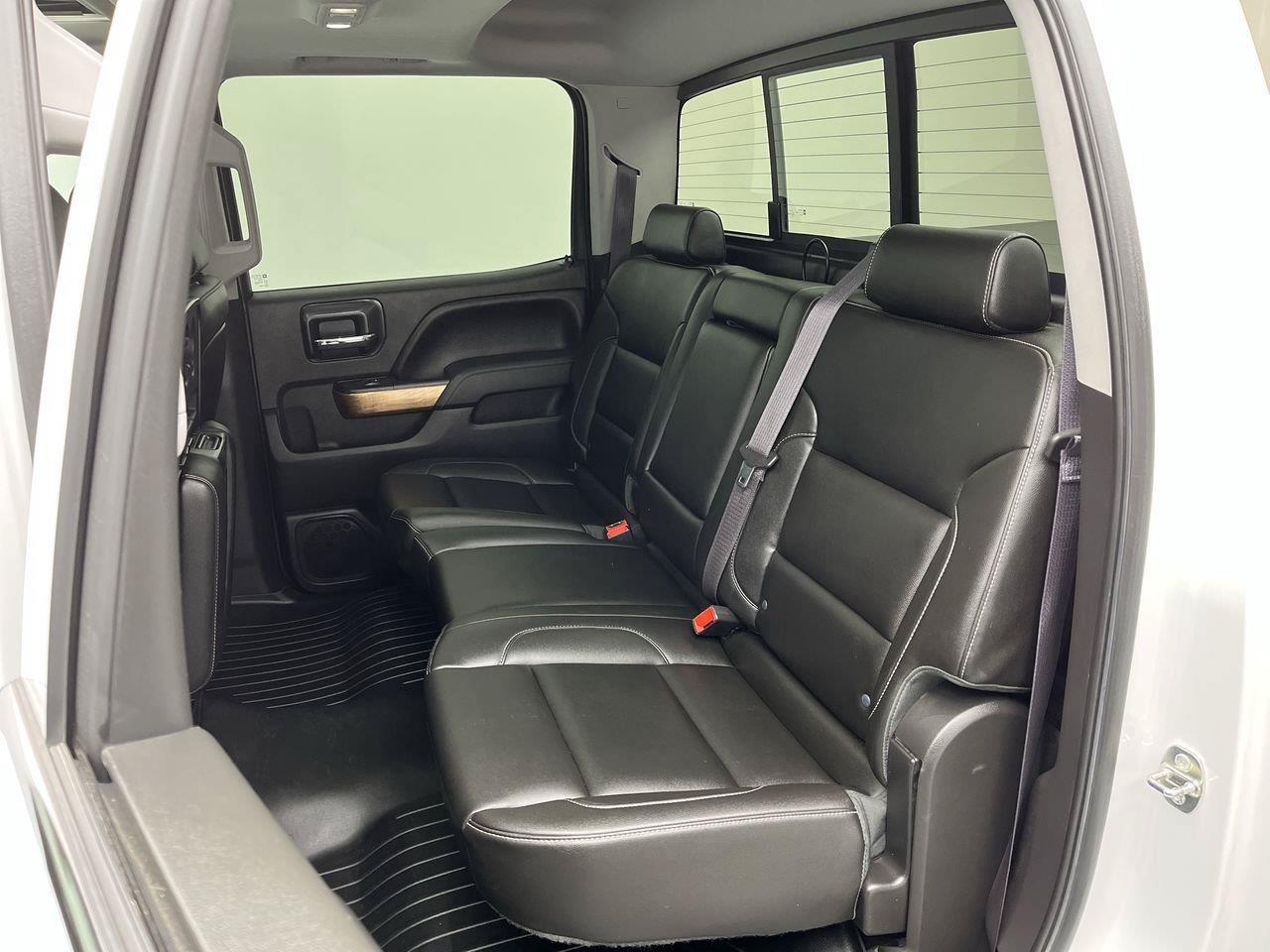 Used 2015 Chevrolet Silverado 1500 LTZ AWD/4WD image 12