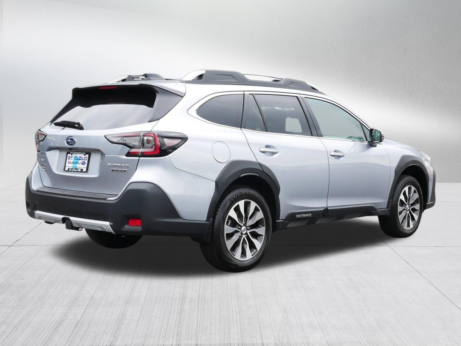 Certified 2025 Subaru Outback Touring AWD/4WD image 7