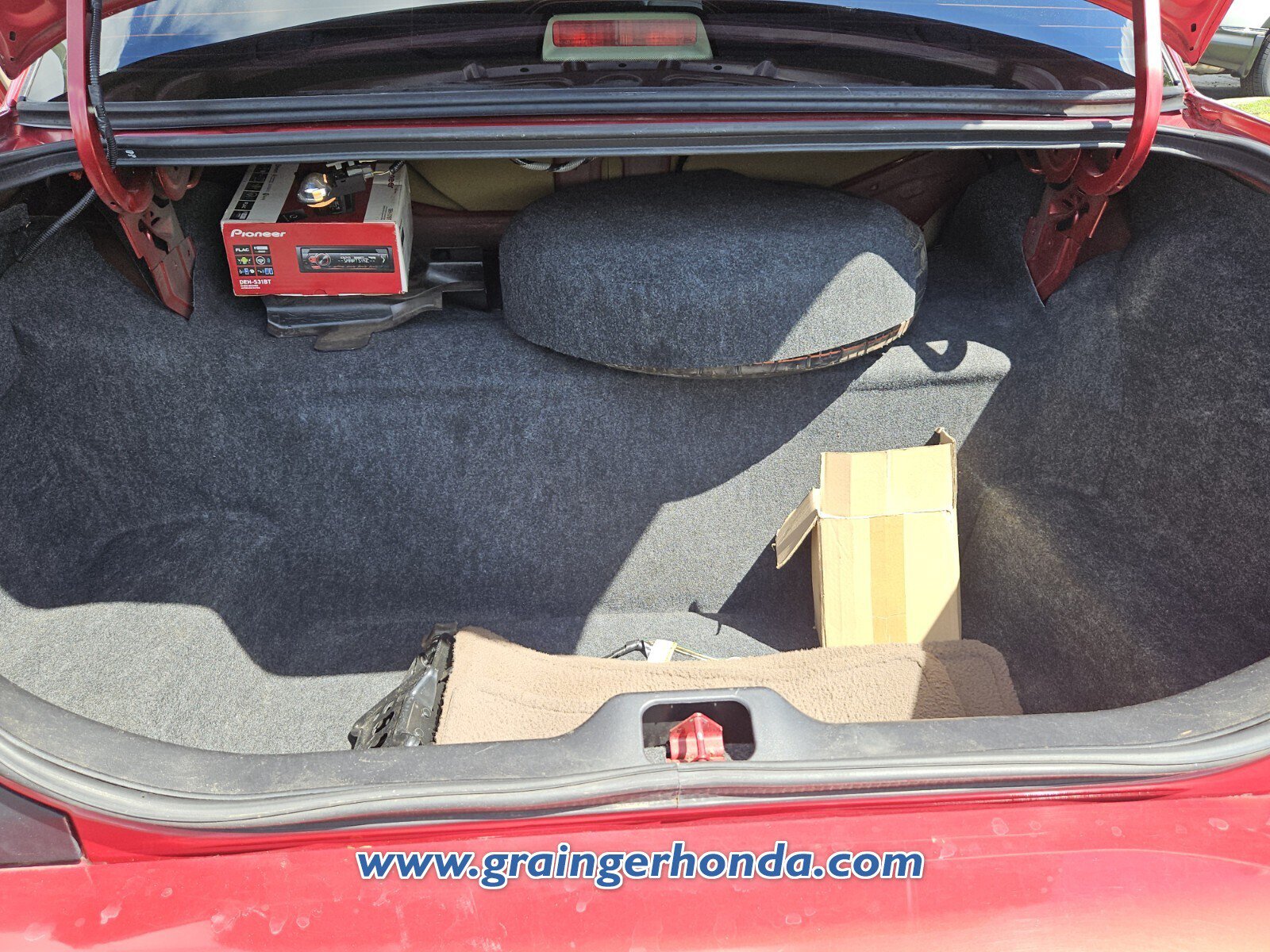 Used 2000 Ford Crown Victoria RWD image 13