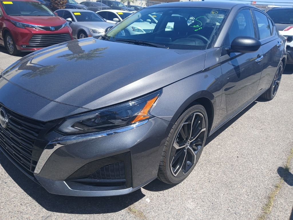 Certified 2025 Nissan Altima 2.5 SV FWD image 1