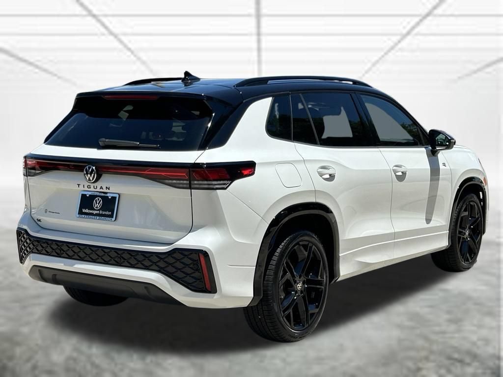 New 2026 Volkswagen Tiguan SE R-Line FWD image 6