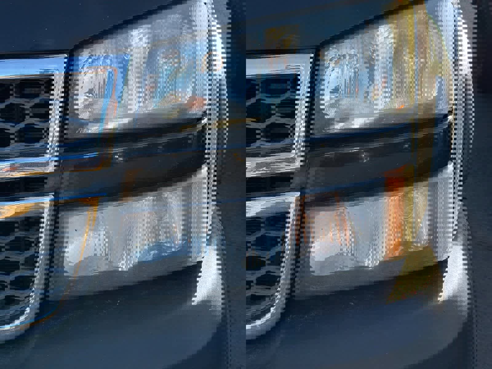 Used 2005 Chevrolet Silverado 3500 LT w/ Heavy-Duty Power Package image 11