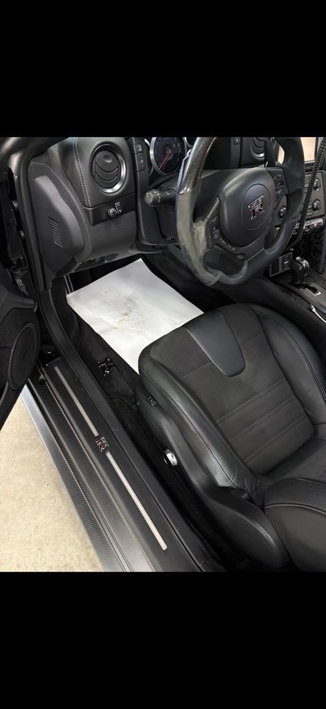 Used 2016 Nissan GT-R Premium AWD/4WD image 16