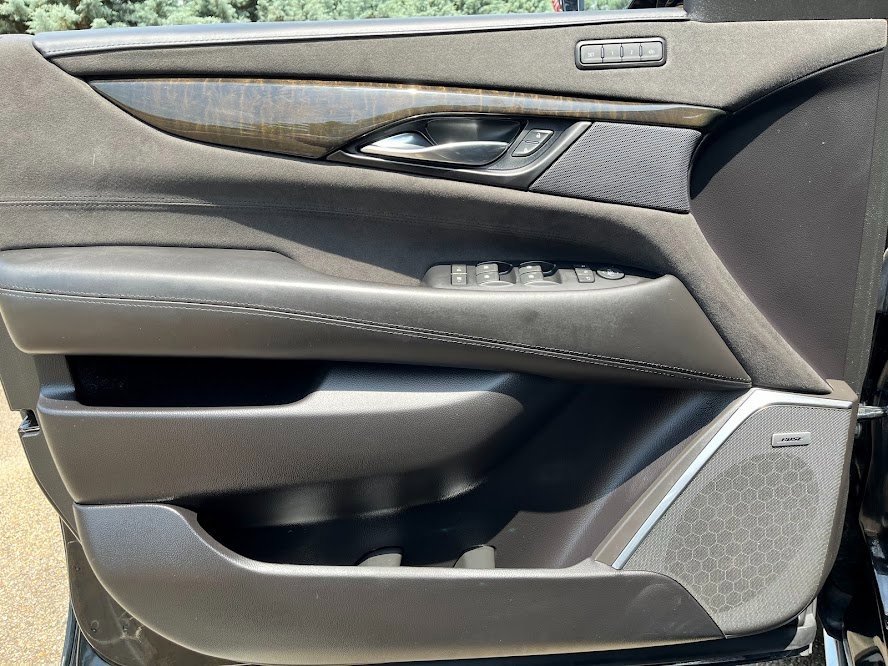 Used 2019 Cadillac Escalade Platinum image 6