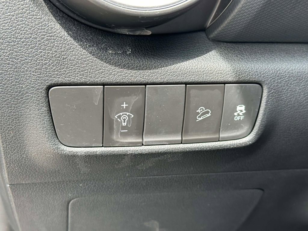 Certified 2023 Hyundai Kona SEL w/ Convenience Package AWD/4WD image 21