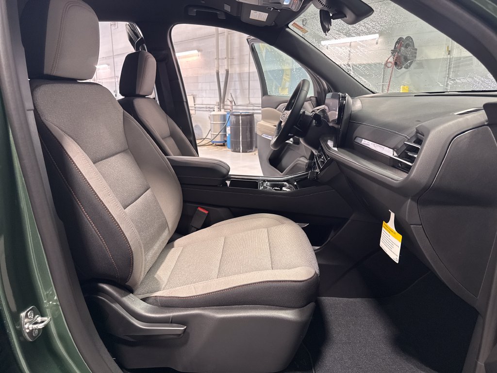 New 2027 Chevrolet Traverse LT AWD/4WD image 28