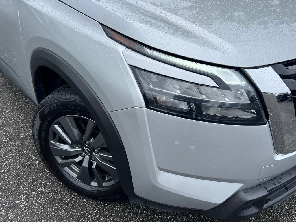 Used 2024 Nissan Pathfinder S AWD/4WD image 2
